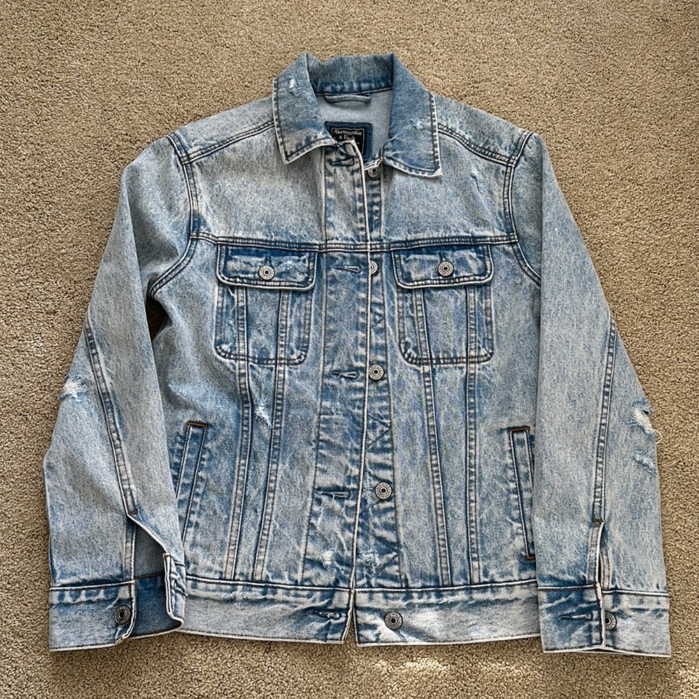 Abercrombie & Fitch Light Wash Denim Jean Jacket